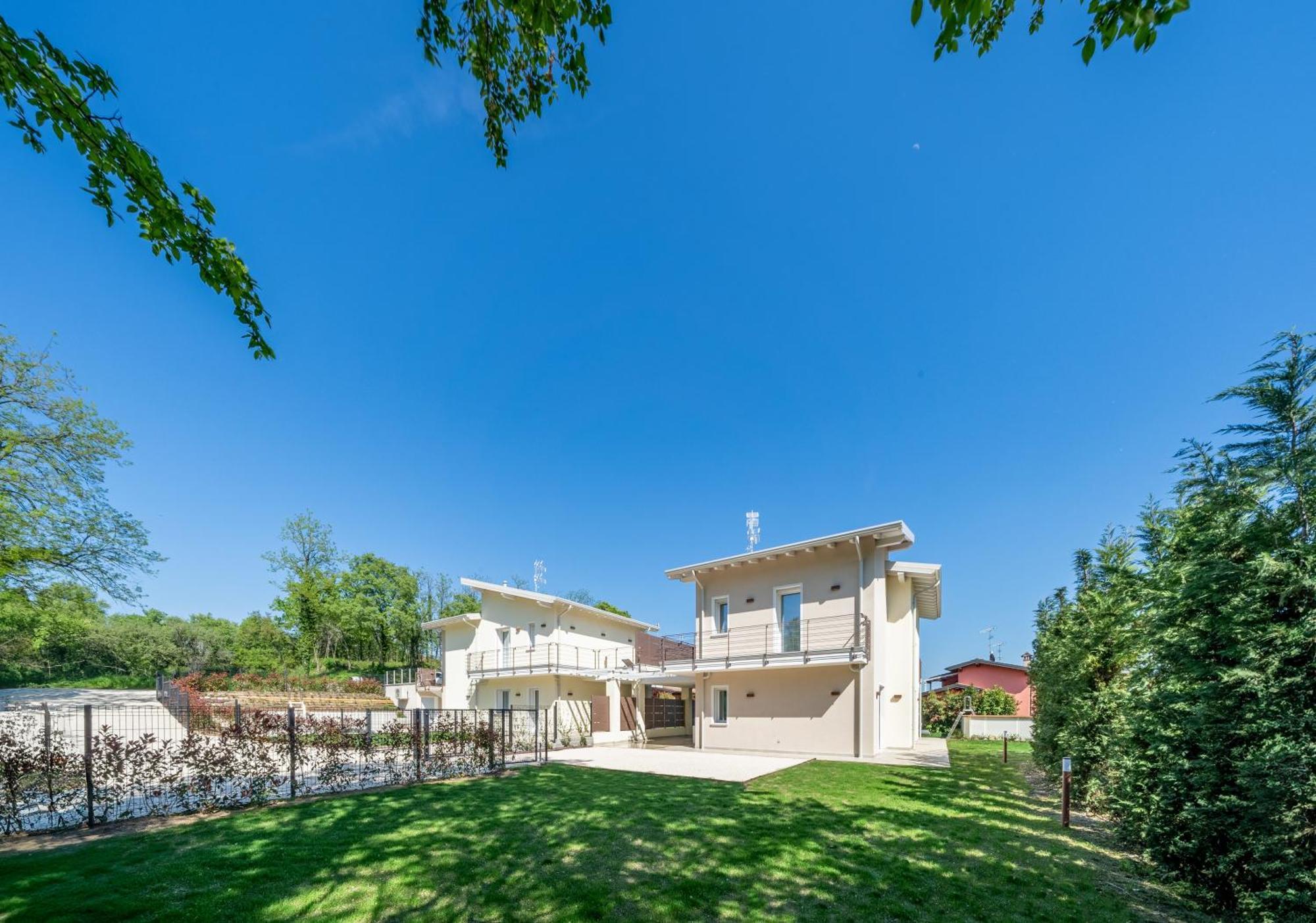 Luxury Villas Gardenia With Private Pool Padenghe sul Garda Kültér fotó