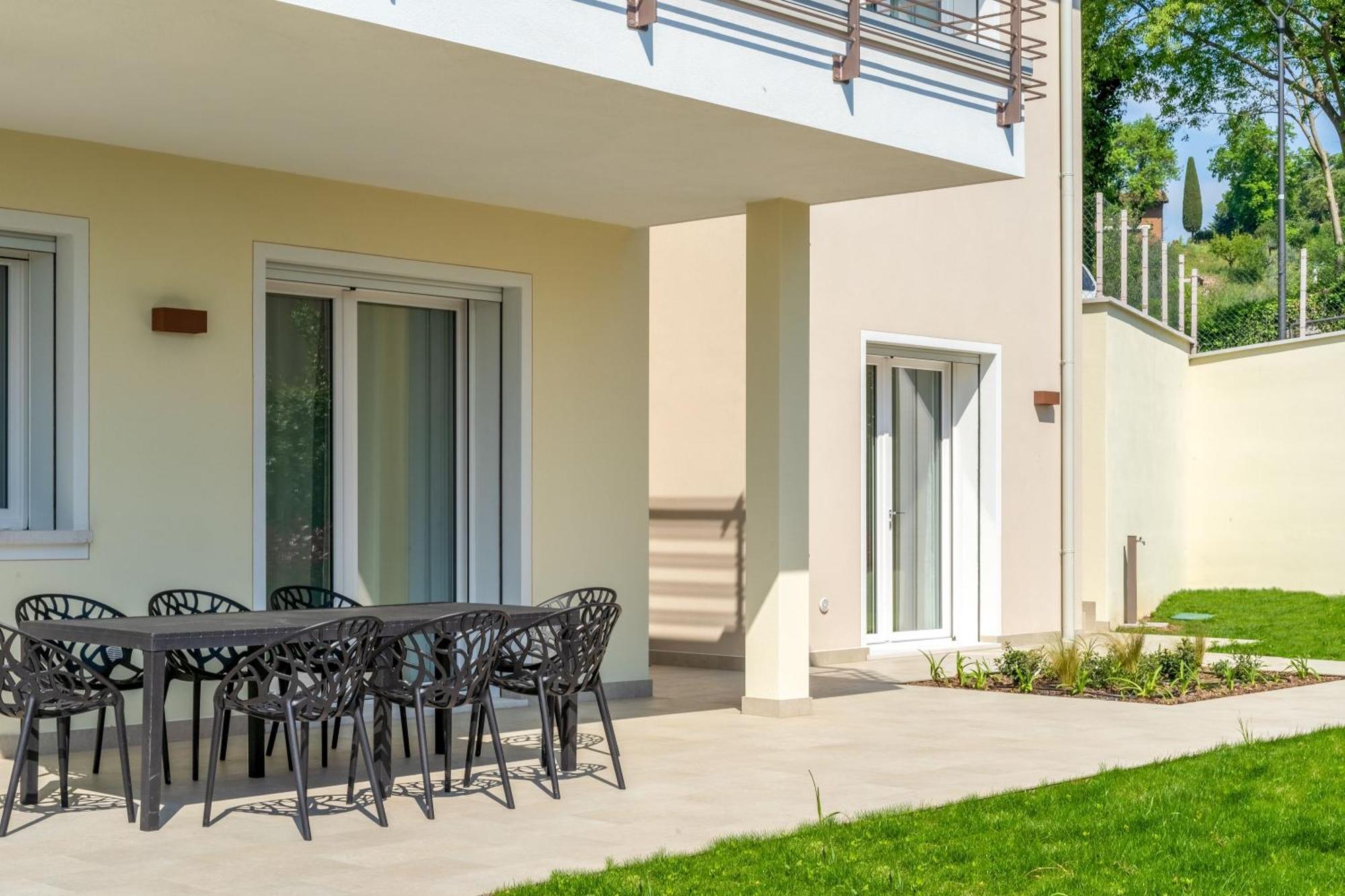 Luxury Villas Gardenia With Private Pool Padenghe sul Garda Kültér fotó
