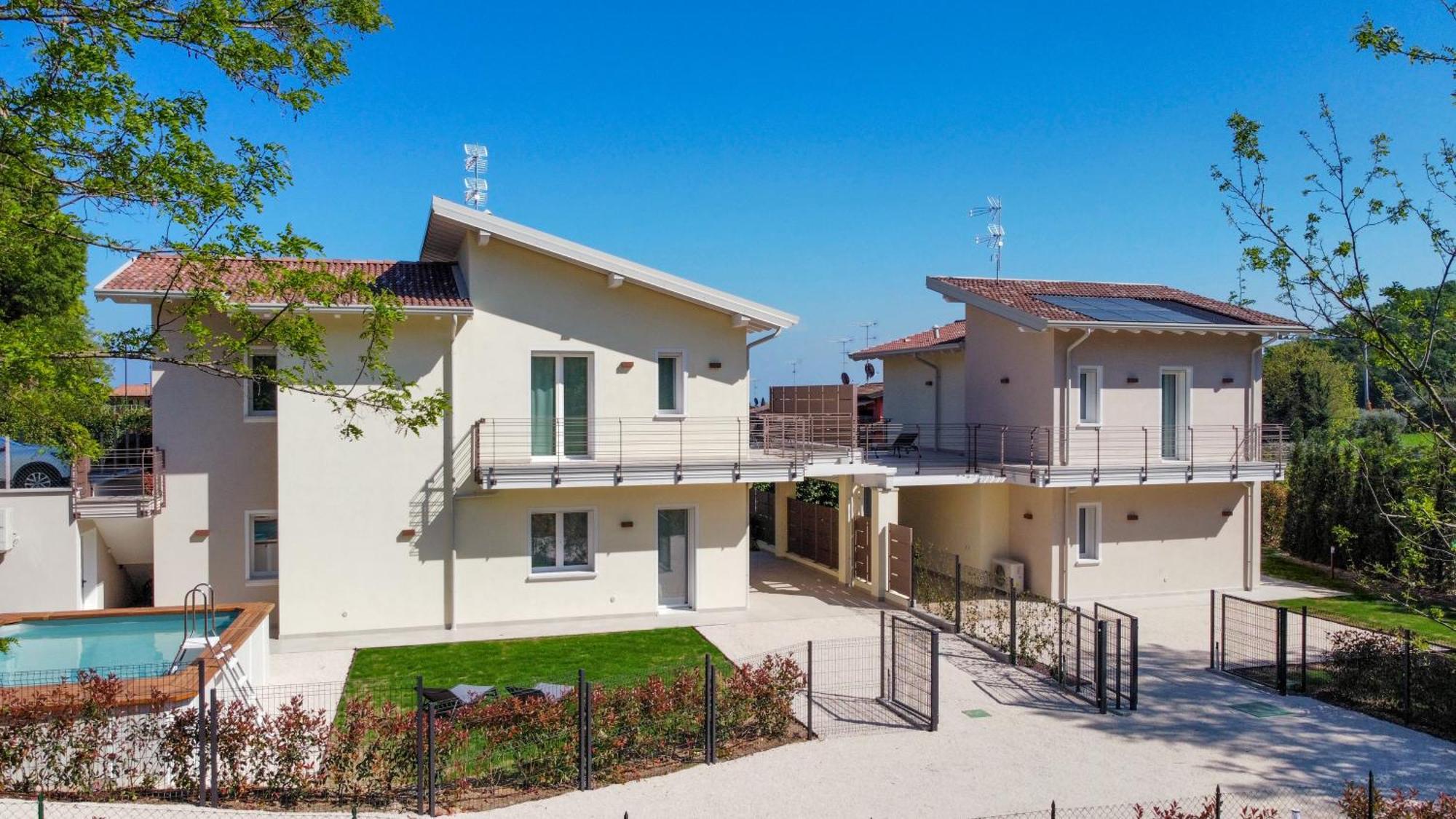 Luxury Villas Gardenia With Private Pool Padenghe sul Garda Kültér fotó