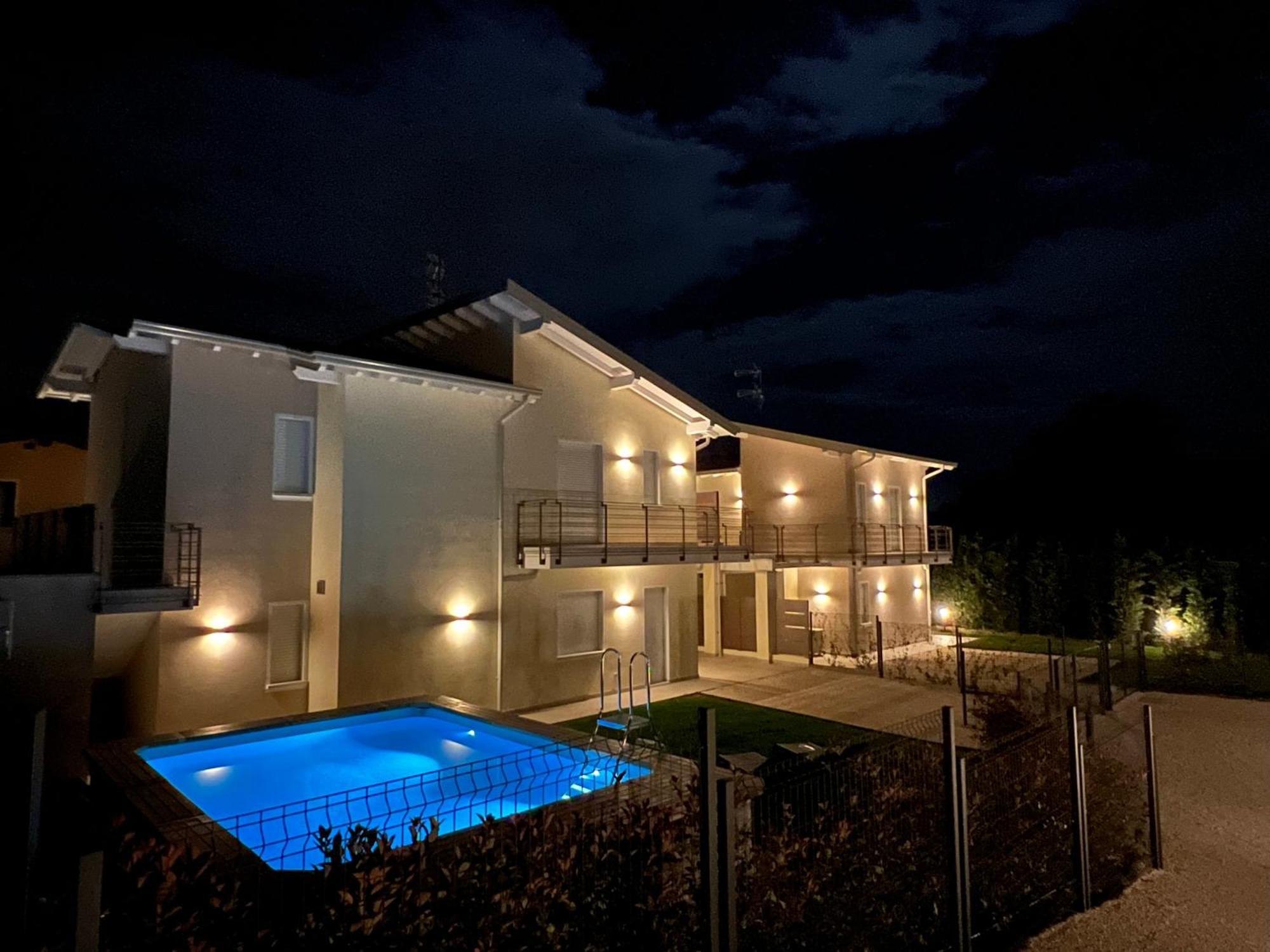 Luxury Villas Gardenia With Private Pool Padenghe sul Garda Kültér fotó